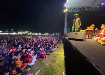 Belasan Ribu Jemaah Selawat Bersama Gus Ali di Batang Gemakan ‘2024 Ganjar Pranowo Menang’