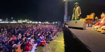 Belasan Ribu Jemaah Selawat Bersama Gus Ali di Batang Gemakan ‘2024 Ganjar Pranowo Menang’