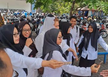 Tinjau Seleksi PPPK di Udinus, Peserta Malah Berebut Foto dengan Mbak Ita