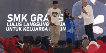 Mbah Sadiyem Histeris Usai Ganjar Luncurkan Program SMK Gratis