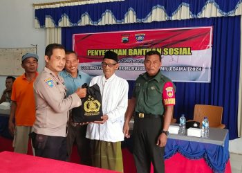 Polres Demak Bagikan Bansos Dalam Rangka Cooling Sitem Nusantara