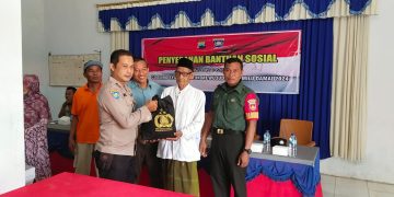 Polres Demak Bagikan Bansos Dalam Rangka Cooling Sitem Nusantara