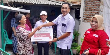 Bersama PMI, Nunung Sriyanto Bantu Rumah Ambruk