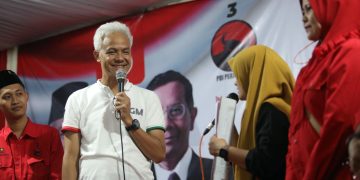 Ganjar Siap Naikkan Gaji Guru PAUD: Kalau Rp600 Ribu Setahun Sih Kebangetan