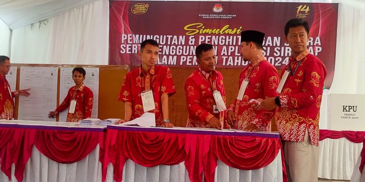 Diwarnai Hujan Deras Pemilu Berjalan Lancar