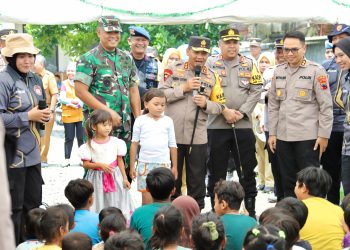 Bersama Pangdam, Kapolda Jateng Tinjau Penanganan Banjir di Kabupaten Demak