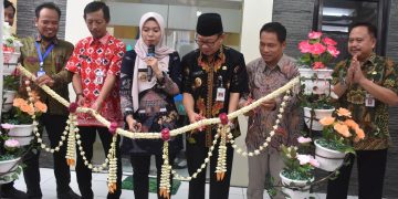 Kantor PT Demak Aneka Wira Usaha (Perseroda) Diresmikan Bupati