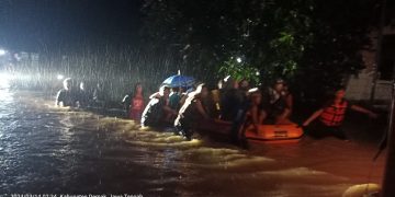 Banjir Landa Mranggen, Ratusan Warga Mengungsi