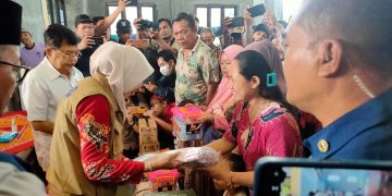 Jusuf Kala Datangi Pengungsi Demak, Pastikan Kebutuhan Mereka Terpenuhi