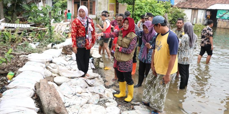 Banjir di Demak Kota Mulai Surut