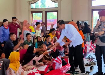 Presiden Jokowi Kunjungi Korban Banjir Demak
