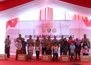 Mabes Polri Kirim Tim Kemanusiaan dan Ribuan Paket Bantuan  Untuk Pengungsi Banjir Demak