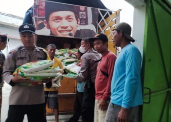 Kapolsek Gajah Terima Bantuan Dari Sabilu Taubah Blitar Untuk Korban Banjir