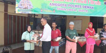 Jelang Idul Fitri, Polres Demak Bagikan 2,9 Ton Beras Zakat Fitrah
