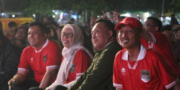 Nobar Bersama, Bupati Ingatkan Untuk Tetap Menjaga Kebersihan Alun-alun