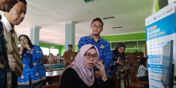 Bupati Eistianah Buka Bintek Pengelolaan Perpustakaan Sekolah Berbasis Otomasi