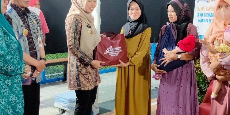 Tekan Angka Stunting, Bupati Demak Ajak Makan Ikan