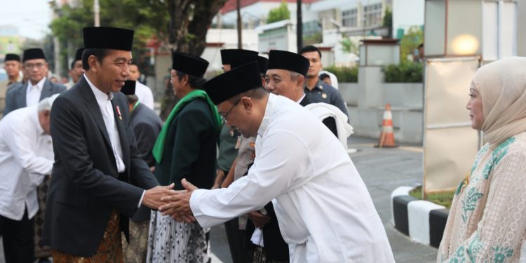 Presiden Jokowi Sholat Idul Adha di Masjid Baiturahman, Mbak Ita Sebut Ini Jadi Penyemangat Bagi Masyarakat