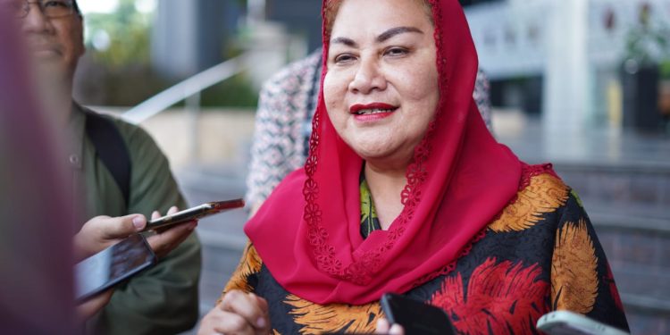 Mbak Ita Jamin Biaya Pendidikan Anak Pasutri Tunanetra