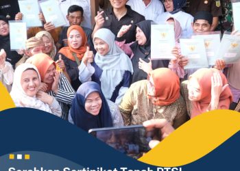 Serahkan Sertipikat Hasil PTSL di Kaki Gunung Salak, Menteri AHY Yakinkan Semua Masyarakat Miliki Kepastian Hukum Hak Atas Tanah