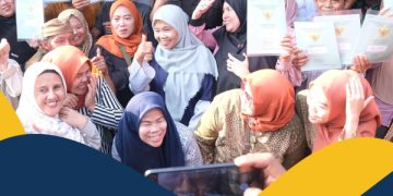 Serahkan Sertipikat Hasil PTSL di Kaki Gunung Salak, Menteri AHY Yakinkan Semua Masyarakat Miliki Kepastian Hukum Hak Atas Tanah