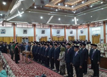 50 Anggota DPRD Demak Periode 2024-2029 Dilantik, H. Zayinul Fata, S.E. dan H. Sri Fahrudin Bisri Slamet, S.E. Ditunjuk sebagai Pimpinan Sementara