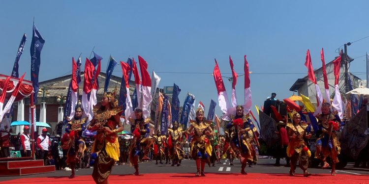 Meriahnya Karnaval Peringati HUT RI di Demak, Bupati Ajak Wujudkan Nusantara Baru, Indonesia Maju