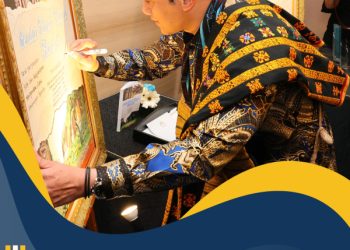 Tandatangani Lukisan untuk Sampul Buku Cerita Tanah Ulayat Hari Ini, Menteri AHY: Terus Perjuangkan Hak dan Kesejahteraan Masyarakat Adat