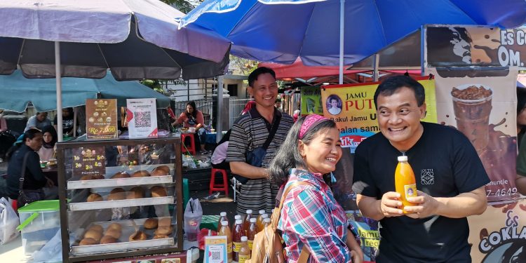 Kesan-Kesan Pelaku UMKM Pasar Tiban Semarang Dikunjungi Cagub Jateng Ahmad Luthfi