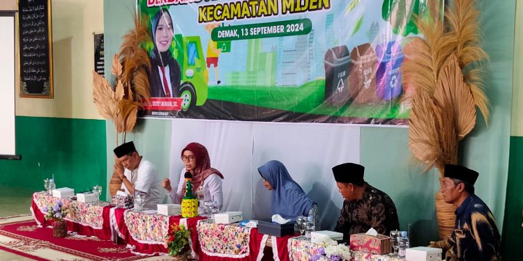 Bupati Buka Pelatihan Pengolahan Sampah di Ponpes Darus Salam Mijen