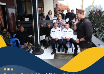 Serahkan Sertipikat Tanah Elektronik bagi Masyarakat di Kawasan Taman Nasional Bromo, Menteri AHY Harapkan UMKM Pariwisata Berkembang