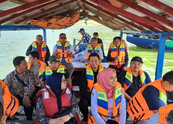 Jasa Tirta I Tebar Bibit Ikan dan Tanam Pohon di Waduk Kedungombo
