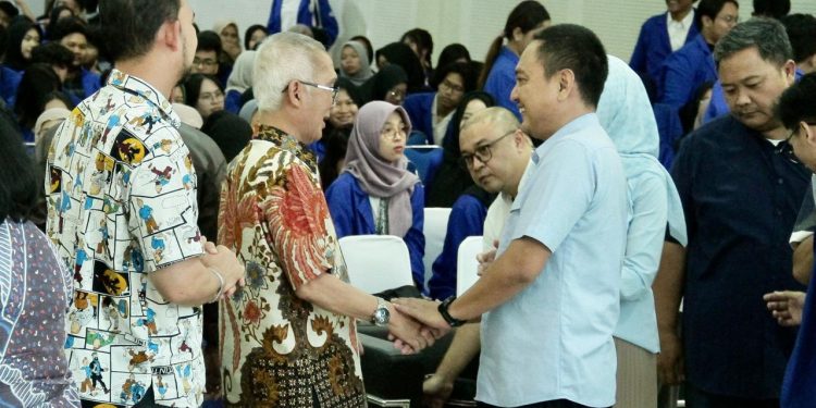 Yoyok Sukawi Paparkan Visi Pembangunan Kota Semarang di Depan Ratusan Mahasiswa Udinus