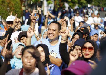 Ribuan Warga Semarang Barat Tumpah Ruah Senam Bersama Yoyok Sukawi