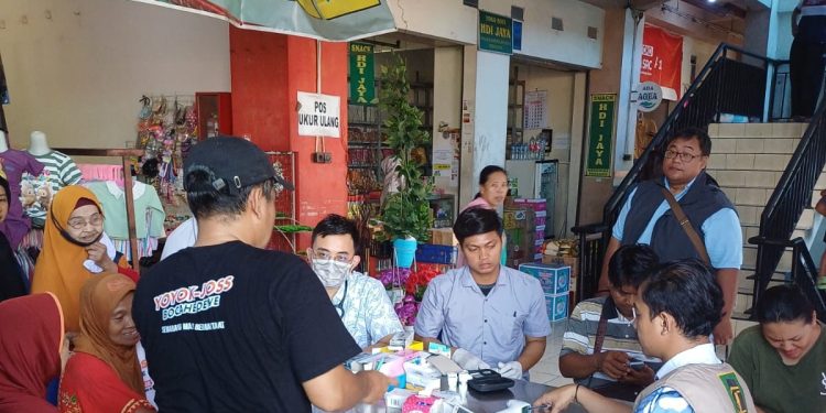 Gelar Pengobatan Murah di Pasar Tradisional, dr Hayyi Ajak Jaga Kebersihan Pasar
