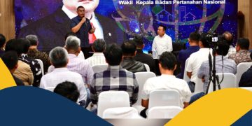 Kunjungi Kantah Kabupaten Gresik, Wamen Ossy Tekankan Soal Pengelolaan Pertanahan yang Adil, Merata, dan Berkesinambungan dengan Ekonomi