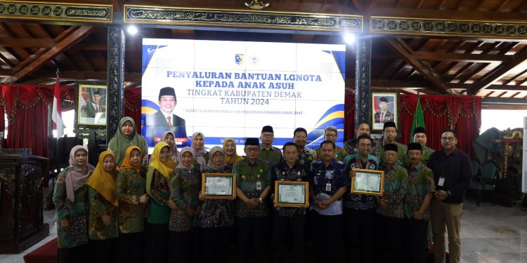 Pemkab Demak Salurkan Dana Bantuan LGN-OTA Secara Simbolis