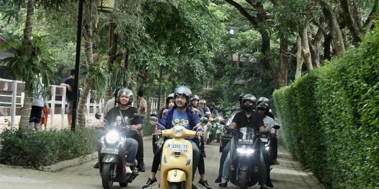 Mengisi Masa Tenang, Yoyok Sukawi Riding Bersama Teman-temannya sambil Menurunkan APK