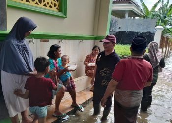 DPC Gerindra Bantu Makanan Siap Saji untuk Korban Banjir