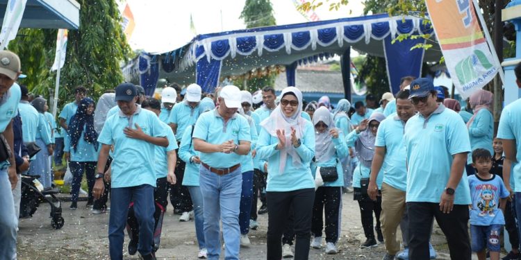 Jalan Santai Keluarga dalam Peringatan HUT ke-47 Perumda Air Minum Kabupaten Demak