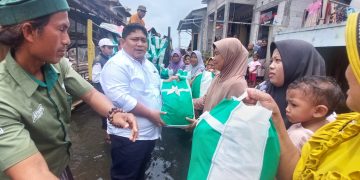 DPC PKB Kabupaten Demak Bagikan Ratusan Sembako untuk Korban Banjir