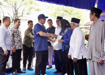 Serahkan Sertipikat kepada Masyarakat Kampung Nelayan Muara Angke, Menteri Nusron: Sudah Memiliki Kekuatan Hukum yang Kuat