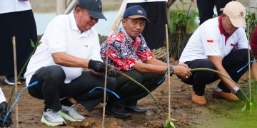 Peringatan HPSN 2025 Kabupaten Demak Tanam Mangrove dan Bersih Sampah