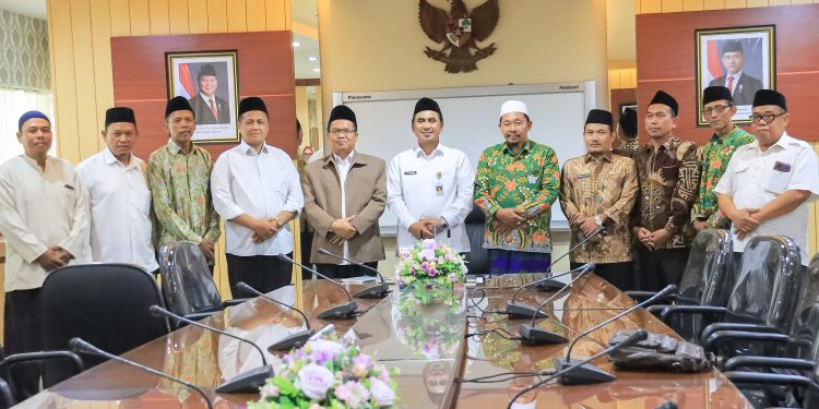 Gus Yasin Janji Segera Membuat Pergub Perda Pesantren