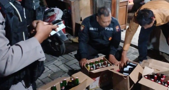 Amankan Ratusan Botol Miras di Bulan Ramadhan, Razia Sat Samapta Polres Demak