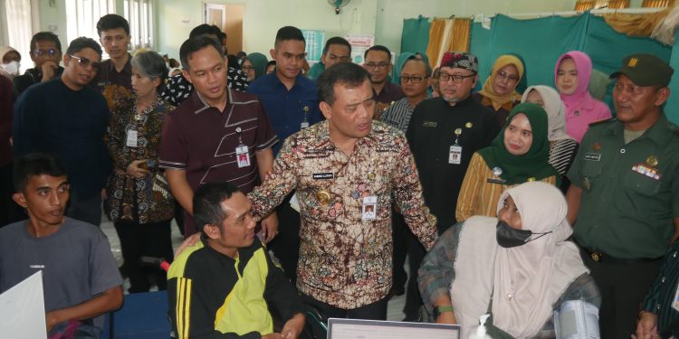 Gubernur Ahmad Luthfi Cek Pelaksanaan Speling di Cilacap, Warga Antusias Periksa Kesehatan Gratis