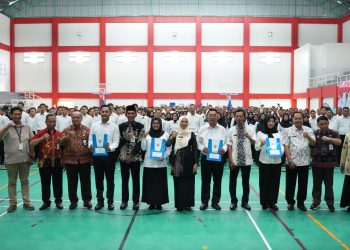 Bupati Demak Serahkan SK CPNS dan PPPK Formasi Tahun 2024