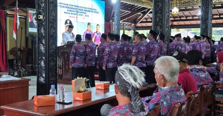 Bupati Demak Kukuhkan Pengurus PPDI 2025–2030: Perangkat Desa Diminta Siap Hadapi Tantangan Zaman