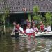 Polres Demak Antar Jemput Siswa Menggunakan Perahu Akbiat Banjir