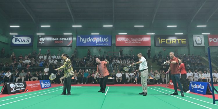 Undip Kembangkan Olahraga Bulutangkis